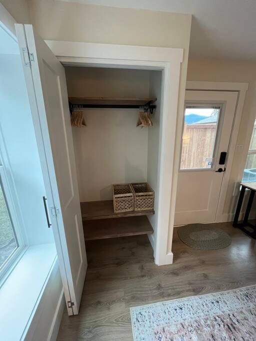 דאנקן Modern Studio With Soft Tub And Mountain Views - Ratcliffe Guest Suite מראה חיצוני תמונה
